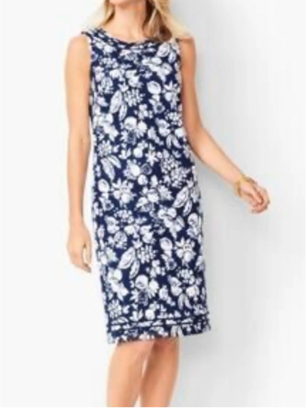 Talbots Mixed Fruit Textured Shift Dress
Size 2P (15” PTP) Navy/White Lined